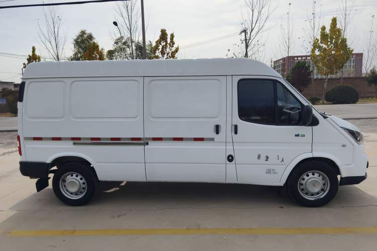 Used JMC Transit 2021 2.8T Space King Standard Version Long Wheelbase Mid-Height Roof Rear Single Tire 3-Seater Diesel China VI Emission Standard JX493
