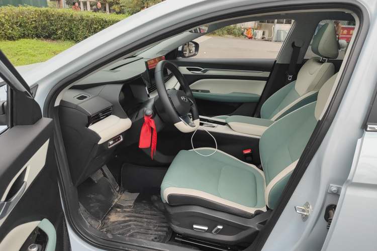 Used Geely Auto Emgrand L HiP 2022 1.5TD-DHT Pro 100KM Super Rui
