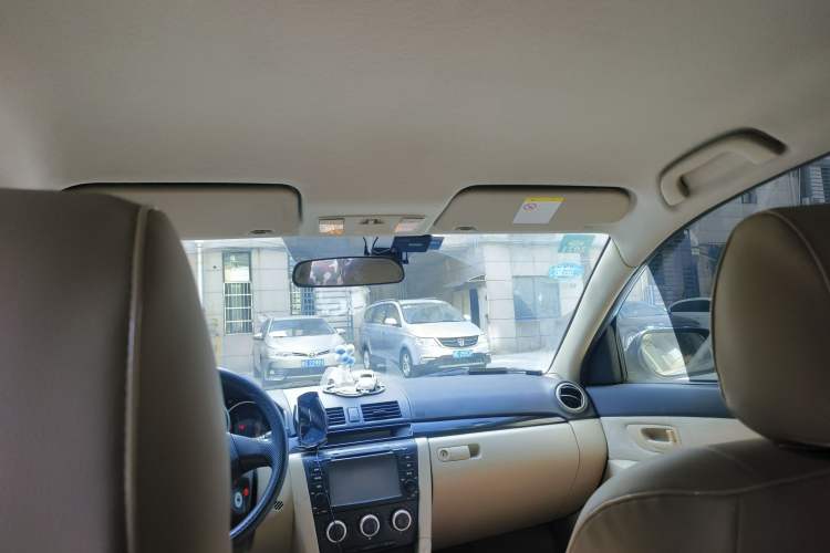 Used Mazda Mazda 3 2010 1.6L Automatic Classic Stylish Version
