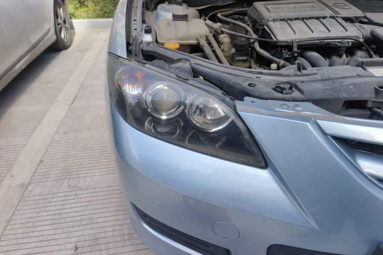 Used Mazda Mazda 3 2010 1.6L Automatic Classic Stylish Version
