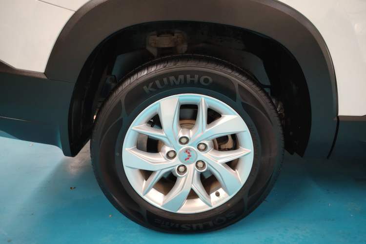 Used Wuling Hongguang S3 2018 1.5L Manual Luxury Model China V Standard Right Rear Wheel Hub