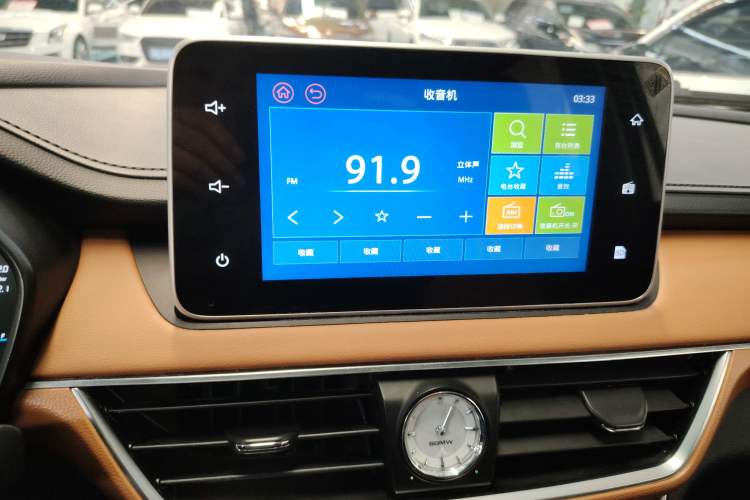 Used Wuling Hongguang S3 2018 1.5L Manual Luxury Model China V Standard Audio And AC Panel