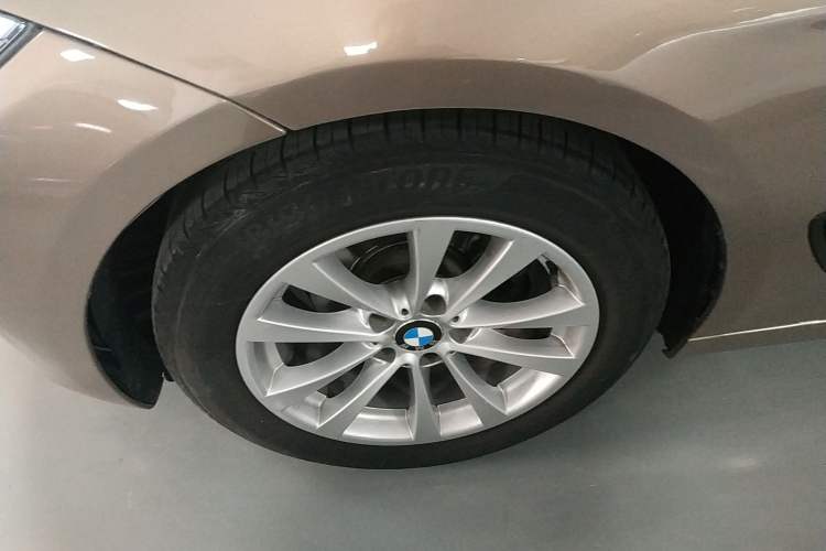 Used BMW 3 Series GT 2016 320i Fashion Model
