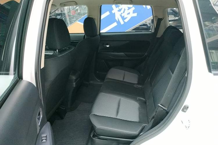 Used Mitsubishi Outlander 2021 Revised Version 2.0L Two-Wheel Drive Comfort Edition 5 Seats