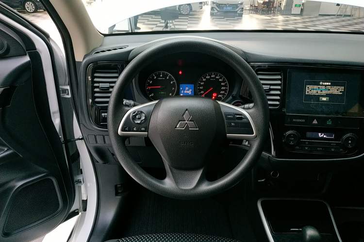 Used Mitsubishi Outlander 2021 Revised Version 2.0L Two-Wheel Drive Comfort Edition 5 Seats