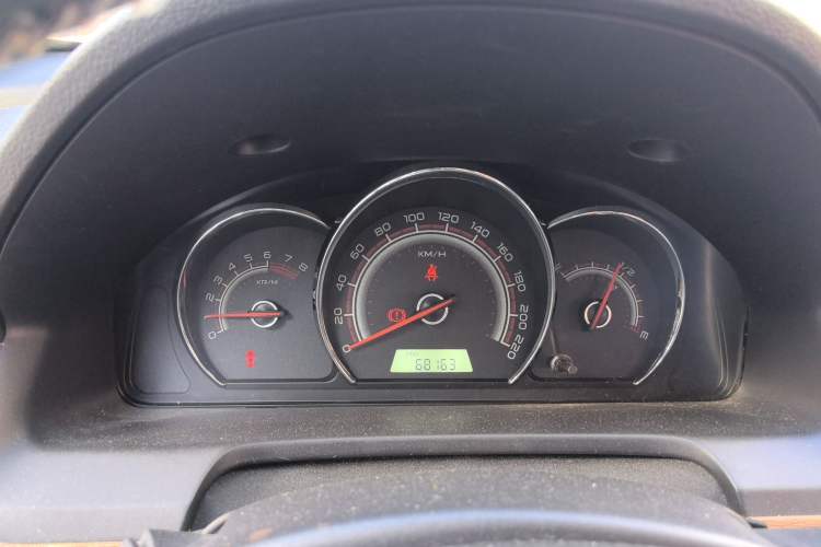 Used Baojun 630 2013 1.5L manual Comfort trim