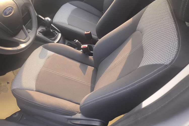 Used Ford EcoSport 2013 1.5L Manual Fashion Model
