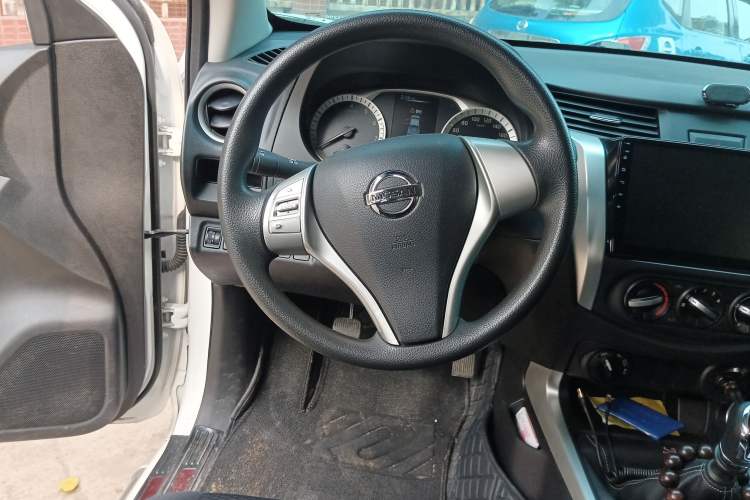 Used Nissan Navara 2019 2.5L Manual 4x4 Comfort Edition China VI QR25