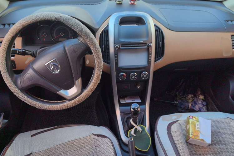 Used Baojun 630 2013 1.5L manual Comfort trim