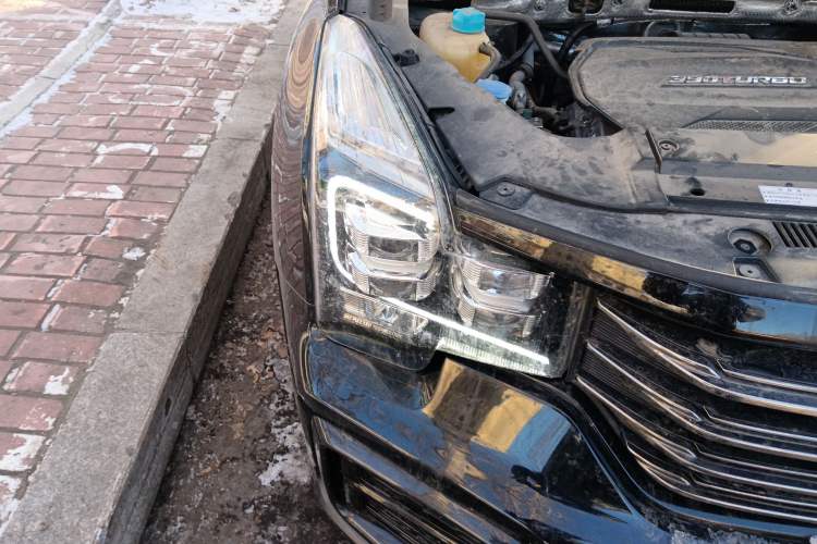 Used GAC Trumpchi GS8 2021 390T Four-Wheel Drive Dark Knight Edition Right Front Headlight