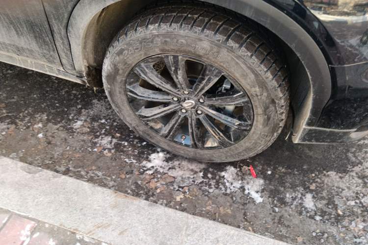 Used GAC Trumpchi GS8 2021 390T Four-Wheel Drive Dark Knight Edition Right Front Wheel Hub