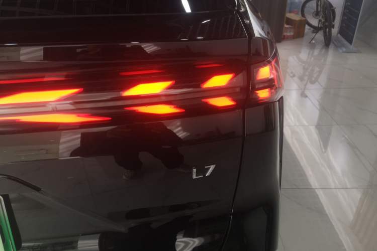 Used Geely Galaxy L7 2023 1.5T 115 km Starship