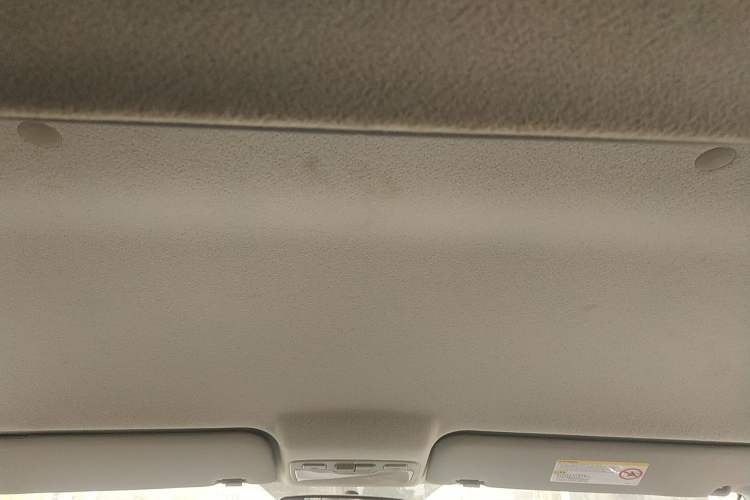 Used JAC M3 2019 PLUS IKEA Edition 1.8L Luxury 9-Seater Headliner