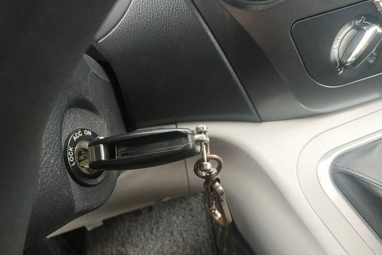 Used JAC M3 2019 PLUS IKEA Edition 1.8L Luxury 9-Seater Vehicle Key