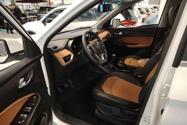 Used Wuling Hongguang S3 2018 1.5L Manual Luxury Model China V Standard Driver Seat