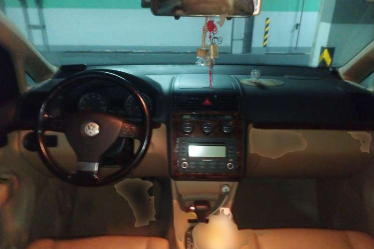 Used Volkswagen Touran 2008 1.8T ZhiZun Edition Automatic 5-Seater
