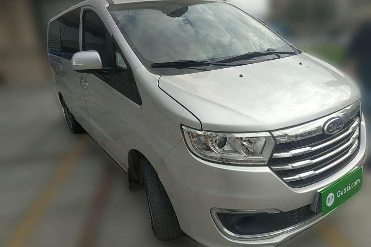 Used JAC M3 2019 PLUS IKEA Edition 1.8L Luxury 9-Seater Front Right 45 Deg