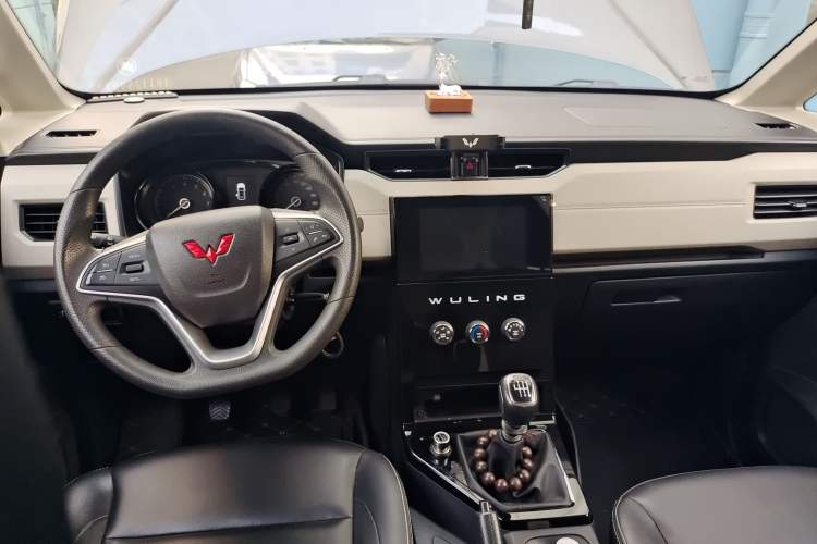 Used Wuling Zhengcheng 2021 1.5T Manual Luxury Version
