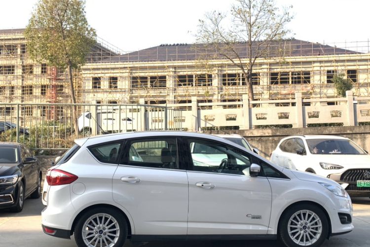 Used Ford C-MAX 2017 2.0L Energi (Imported)