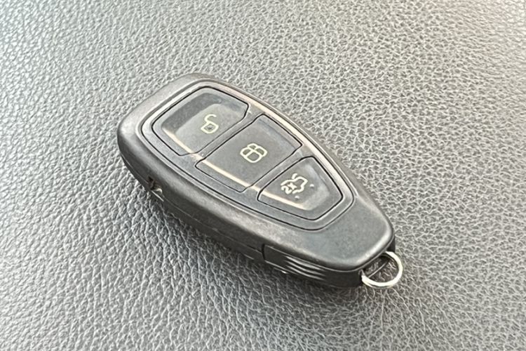 Used Ford C-MAX 2017 2.0L Energi (Imported)