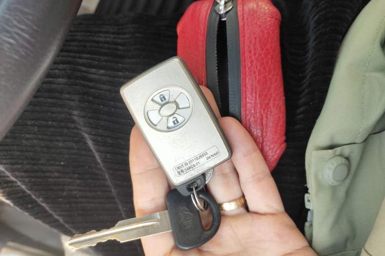 Used Toyota RAV4 2009 2.4L Manual Luxury Edition
