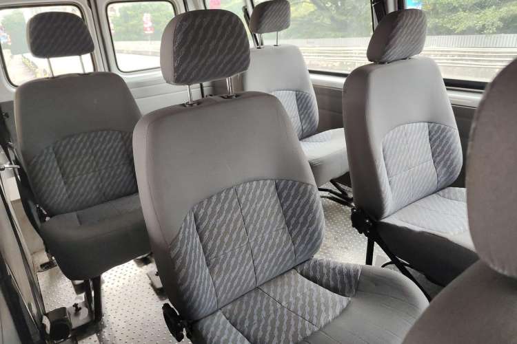 Used Ford Classic Transit 2015 2.4L Gasoline Multi-Function Vehicle Long Wheelbase 6-Seater Mid-Roof Model 4G64S4N