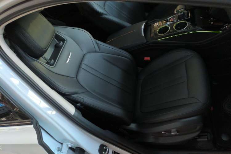 Used Hongqi HS3 2023 2.0T All-Wheel-Drive Youwei Version
