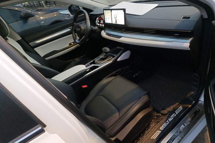 Used Geely Auto Emgrand L 2022 1.4T CVT Flagship Edition
