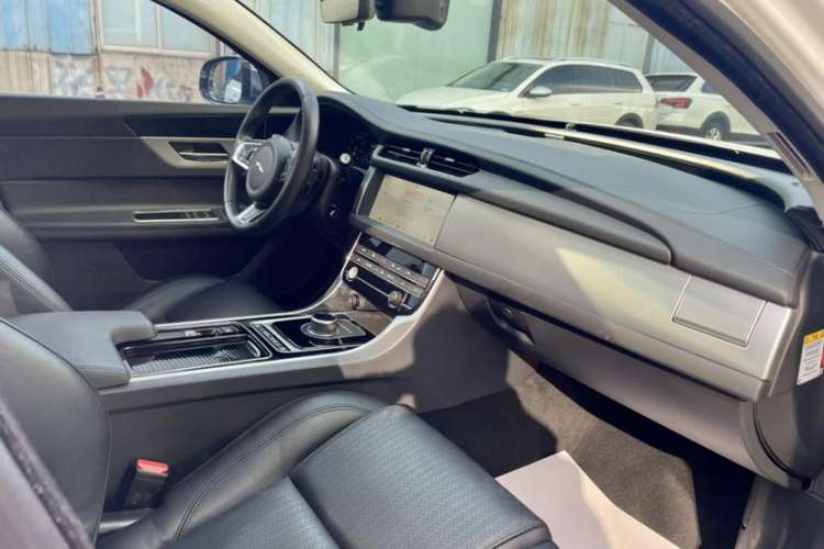 Used Jaguar XF 2018 XF Sportbrake 2.0T 250 PS Two-Wheel-Drive Luxury Edition