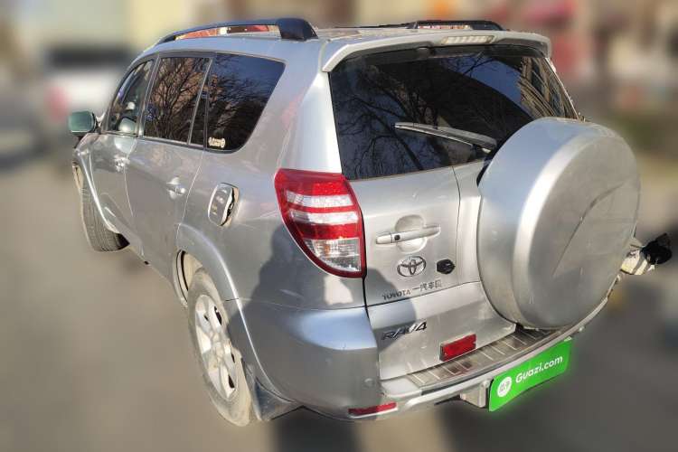 Used Toyota RAV4 2009 2.4L Manual Luxury Edition
