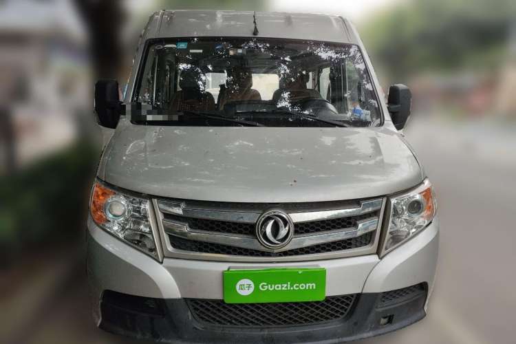 Used Dongfeng Yufeng 2018 2.3TA100 Standard Edition Logistics Vehicle Short Wheelbase Mid-Roof Design 5-9 Seater Powered by WP2.3
