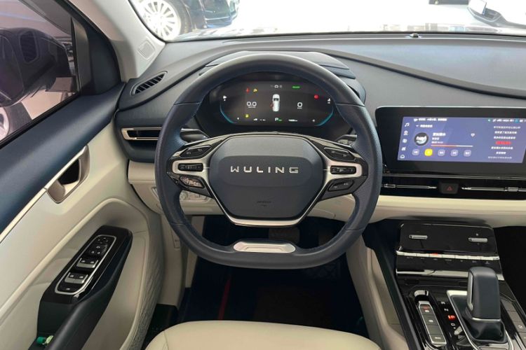 Used Wuling Victory 2023 2.0L DHT Luxury Edition