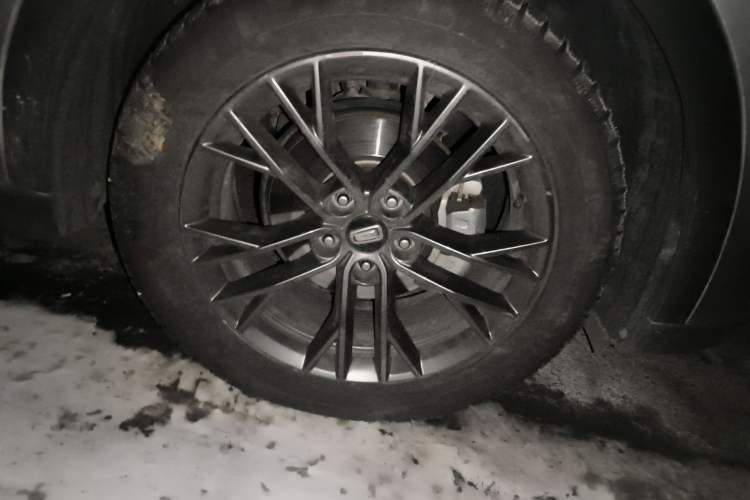 Used Bestune T55 2021 1.5T Automatic Joyful Life Luxury Edition Right Front Wheel Hub