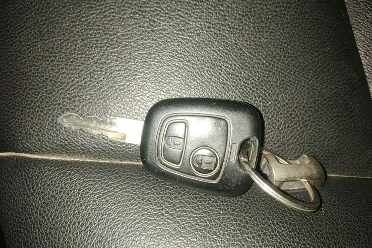 Used Peugeot 207 2011 Sedan 1.4L Manual Yule Edition