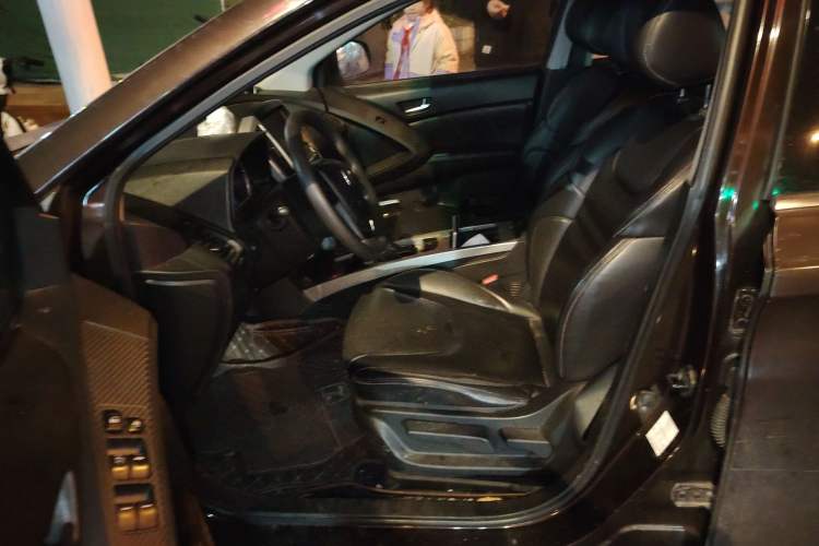 Used Luxgen U6 SUV 2015 1.8T Charm Model
