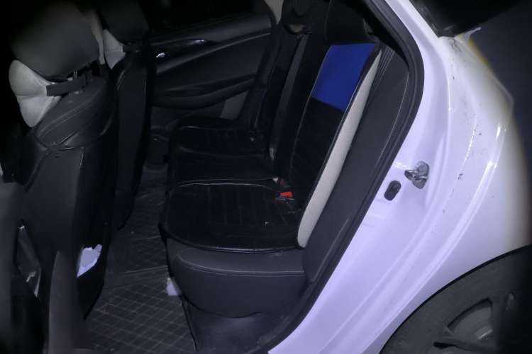 Used CHANGAN Eado DT 2019 1.6L Manual Comfort Model China VI Standard