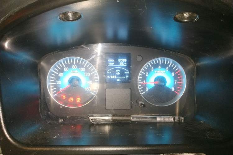 Used Jinbei New Hiace X30L 2023 1.5L Wealth Edition Passenger Vehicle 5/6/7-Seater Non-Air-Conditioned Version SWC15M