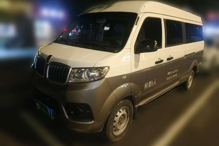 Used Jinbei New Hiace X30L 2023 1.5L Wealth Edition Passenger Vehicle 5/6/7-Seater Non-Air-Conditioned Version SWC15M