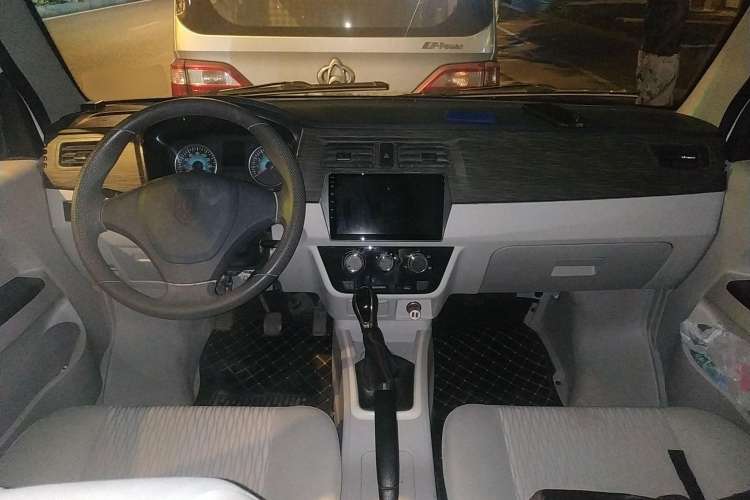 Used Jinbei New Hiace X30L 2023 1.5L Wealth Edition Passenger Vehicle 5/6/7-Seater Non-Air-Conditioned Version SWC15M