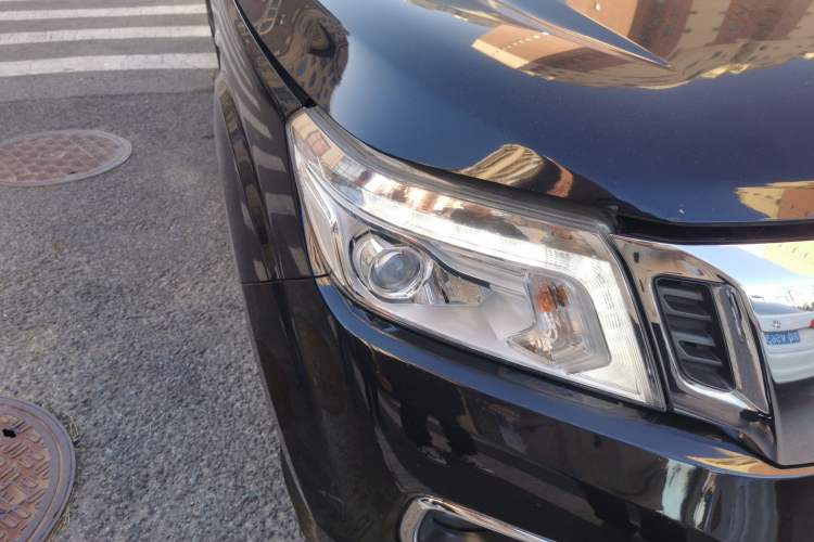 Used Nissan Navara 2017 2.5L Automatic 4x4 Luxury Edition QR25
