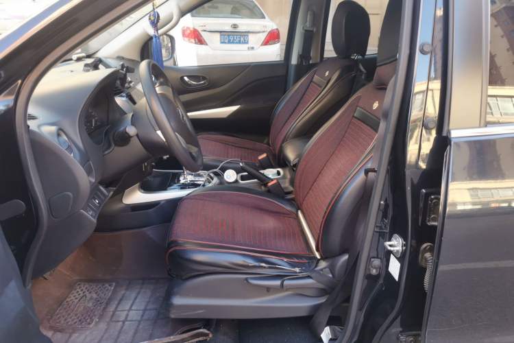 Used Nissan Navara 2017 2.5L Automatic 4x4 Luxury Edition QR25
