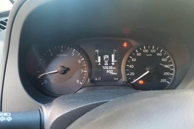 Used Nissan Navara 2017 2.5L Automatic 4x4 Luxury Edition QR25
