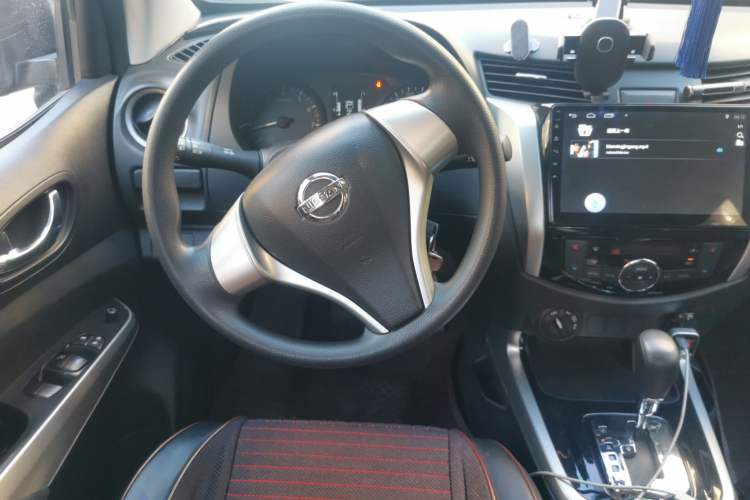 Used Nissan Navara 2017 2.5L Automatic 4x4 Luxury Edition QR25
