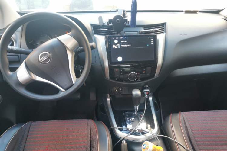 Used Nissan Navara 2017 2.5L Automatic 4x4 Luxury Edition QR25
