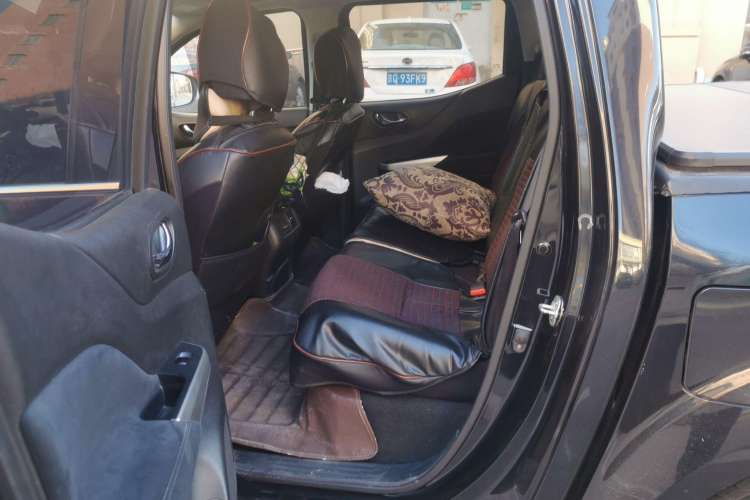 Used Nissan Navara 2017 2.5L Automatic 4x4 Luxury Edition QR25
