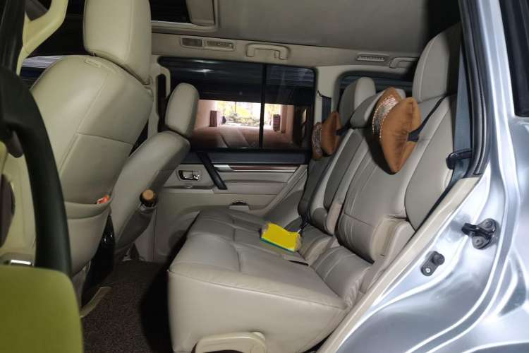 Used Mitsubishi Pajero 2010 3.0L Automatic Elite Edition
