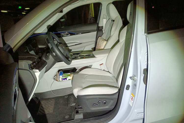 Used CHANGAN OSHAN Z6 New Energy 2022 Blue Whale iDD 150KM Flagship PLUS Smart Parking Edition Left Front Seat