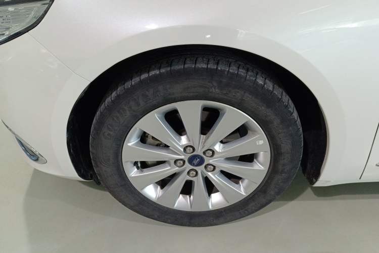 Used Ford Taurus 2018 EcoBoost 180 Luxury Model