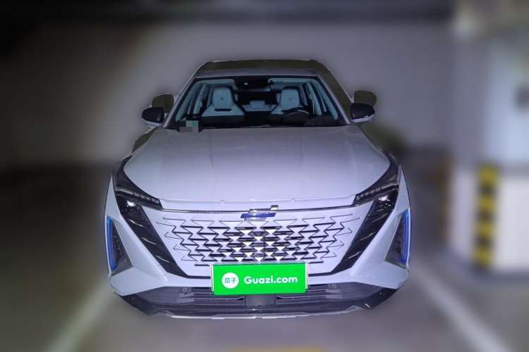 Used CHANGAN OSHAN Z6 New Energy 2022 Blue Whale iDD 150KM Flagship PLUS Smart Parking Edition Front