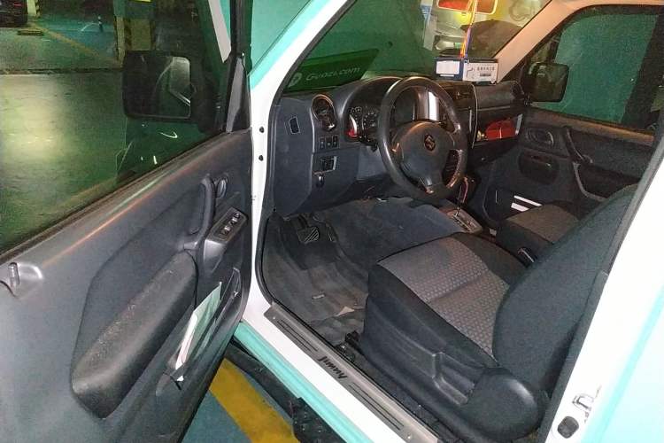 Used Suzuki Jimny 2011 1.3 AT